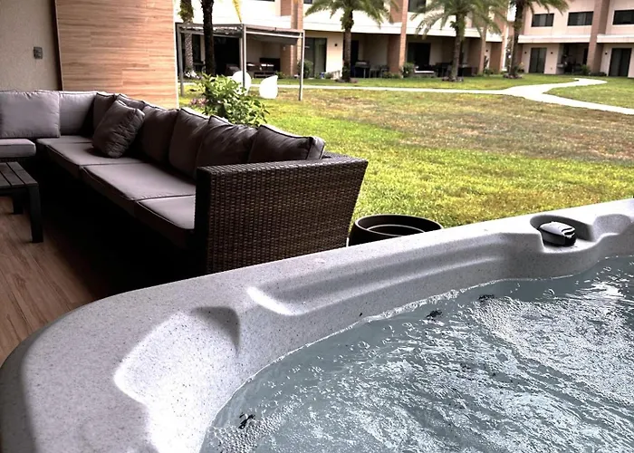 7458 Magic Village 3Suites 8Guests Jacuzzi 8 Min Disney