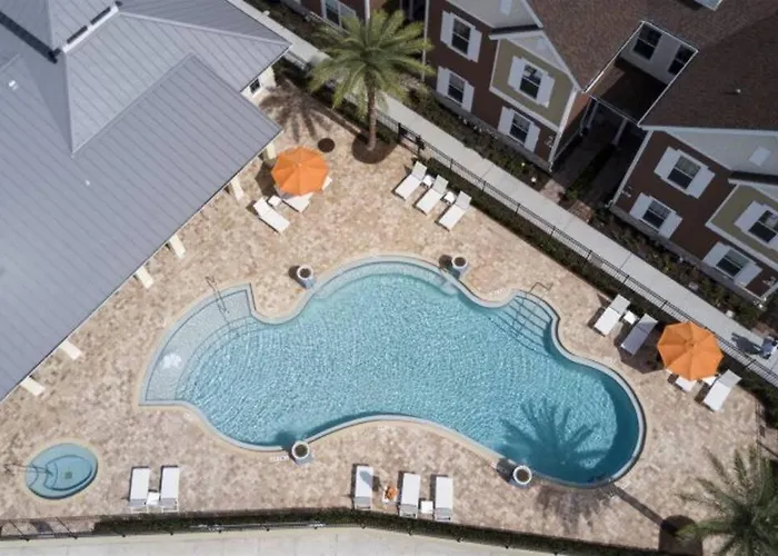 Brand New 3 Bedroom Near Disney / Wi-Fi / Parking