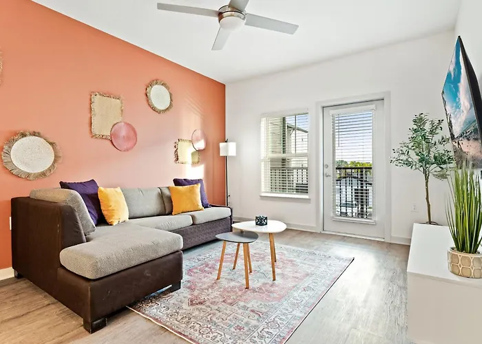 Complete Vibrant Apartment 10 Min To Parks Pet-Friendly Resort-Style Amenities