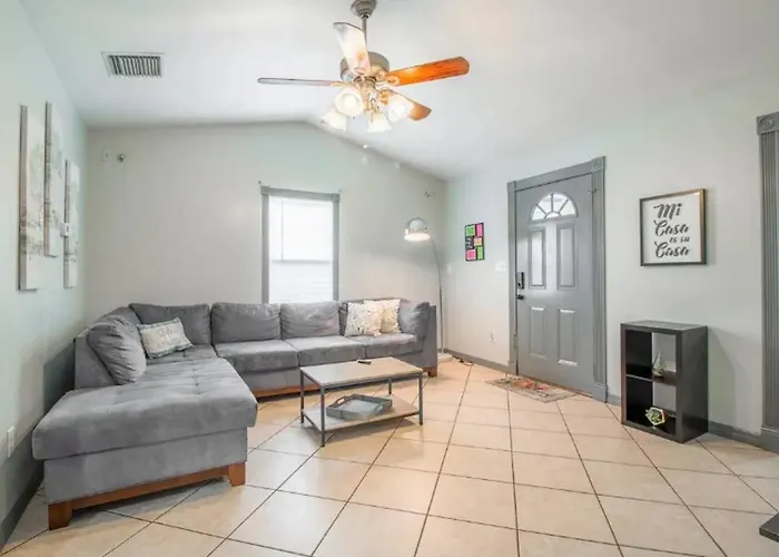3Br Retreat Wi-Fi, Pets Ok 15 Min To Airport