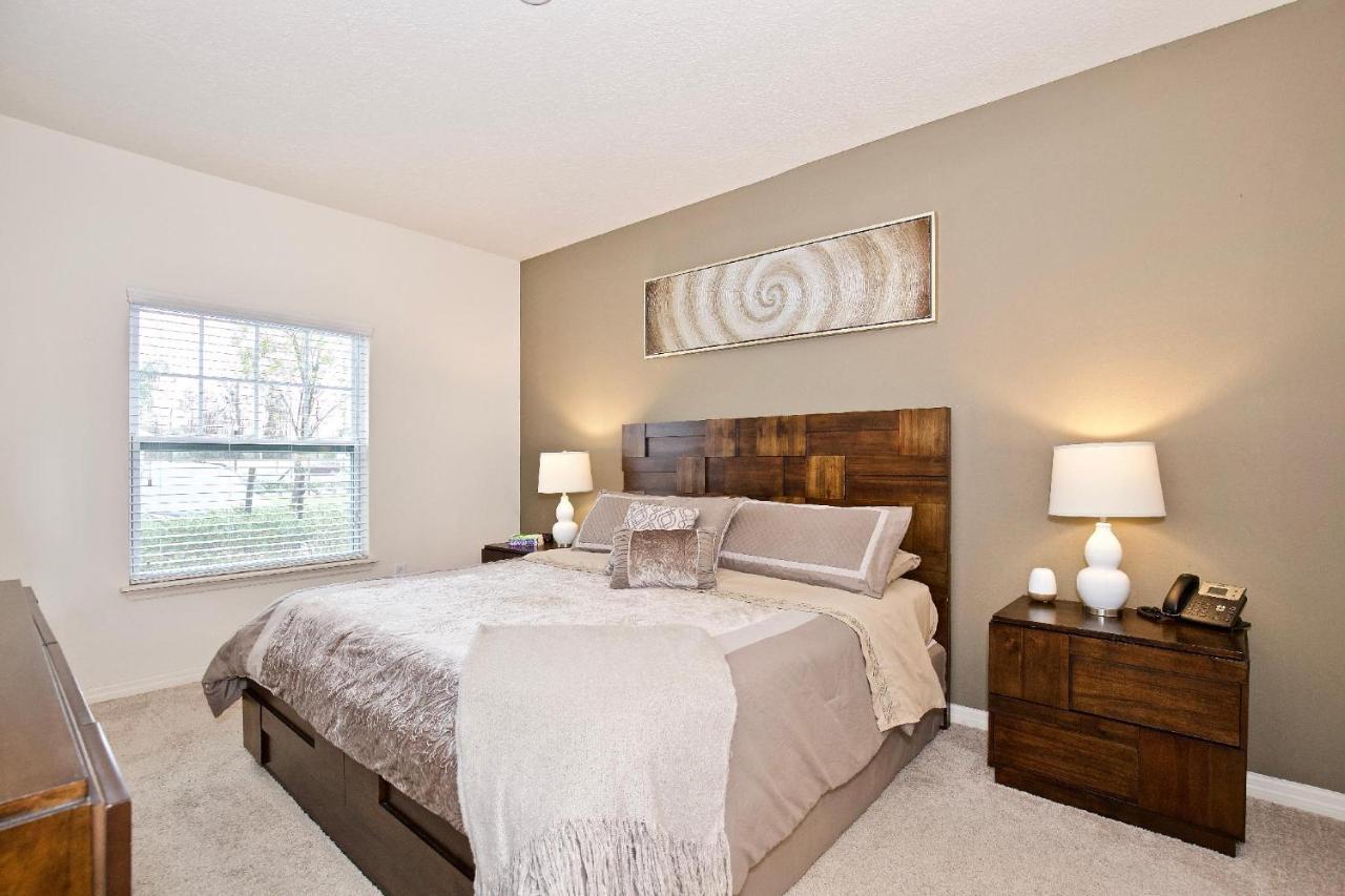 Great And Practical Townhouse In Gated Community, Sleeps 6 10 Min To Disney! Holiday home