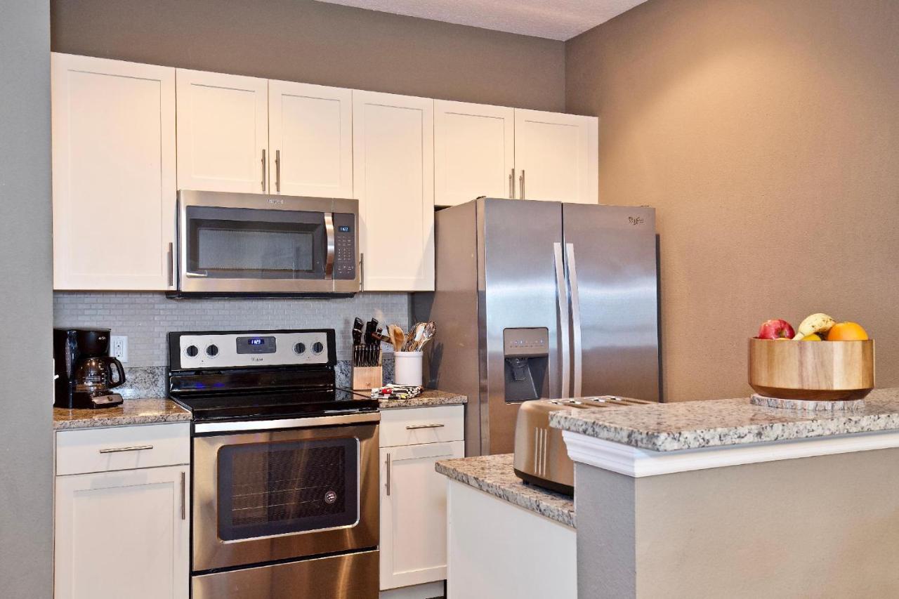 Great And Practical Townhouse In Gated Community, Sleeps 6 10 Min To Disney! Holiday home *