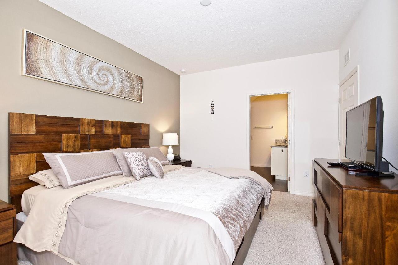 Great And Practical Townhouse In Gated Community, Sleeps 6 10 Min To Disney!