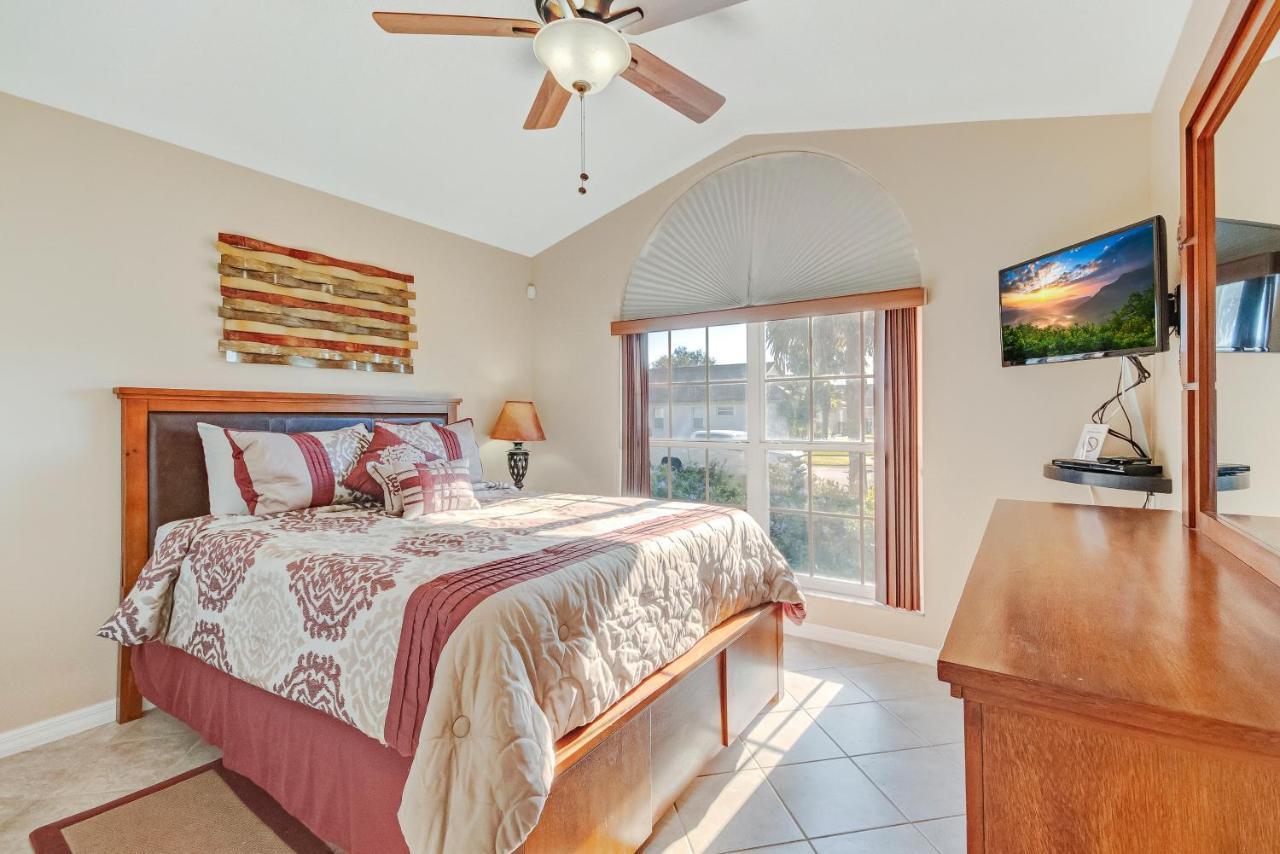 Two Master Bedrooms Pool Private Yard * Orlando