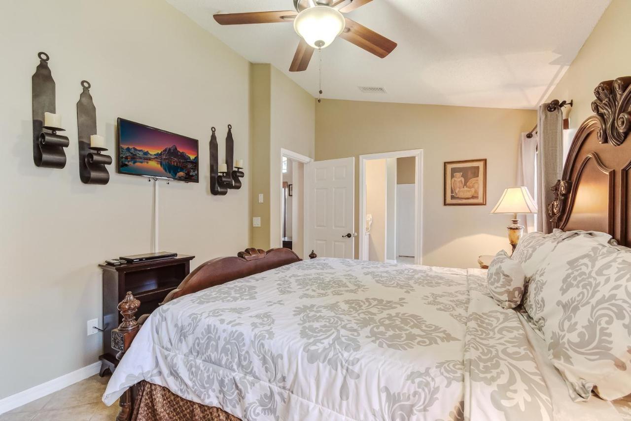 Two Master Bedrooms Pool Private Yard Orlando