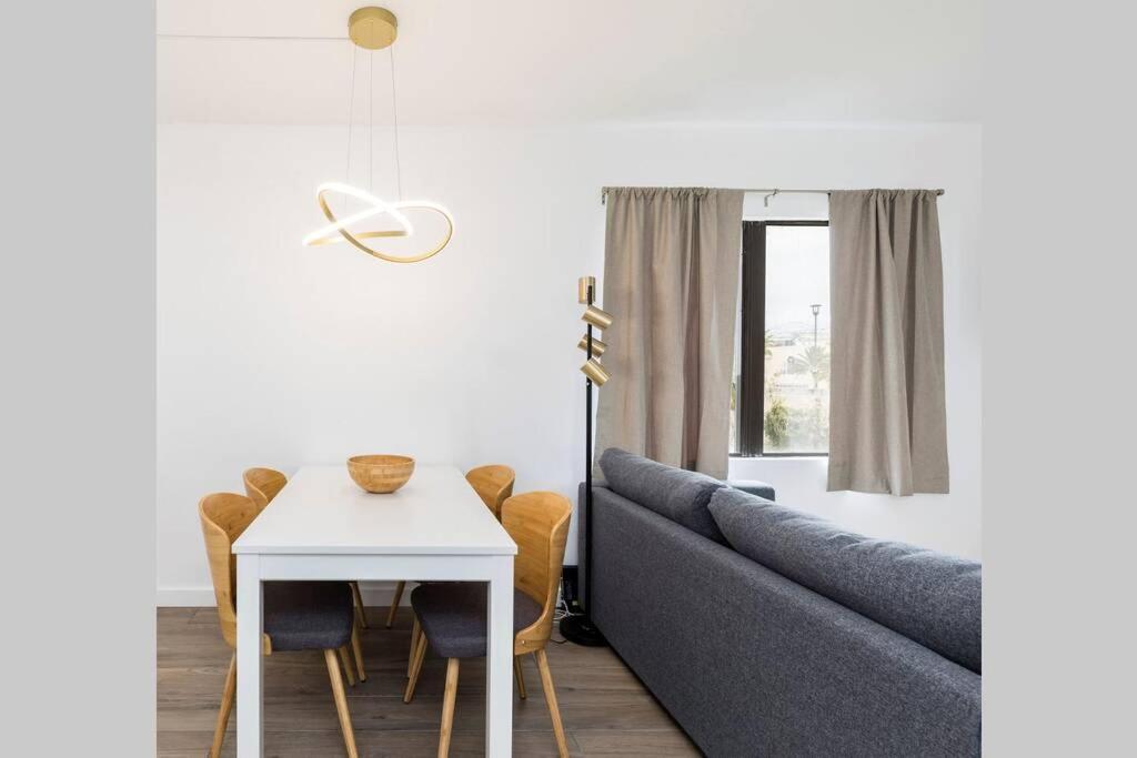 Modern On I-drive: Parking + Pool Included Orlando