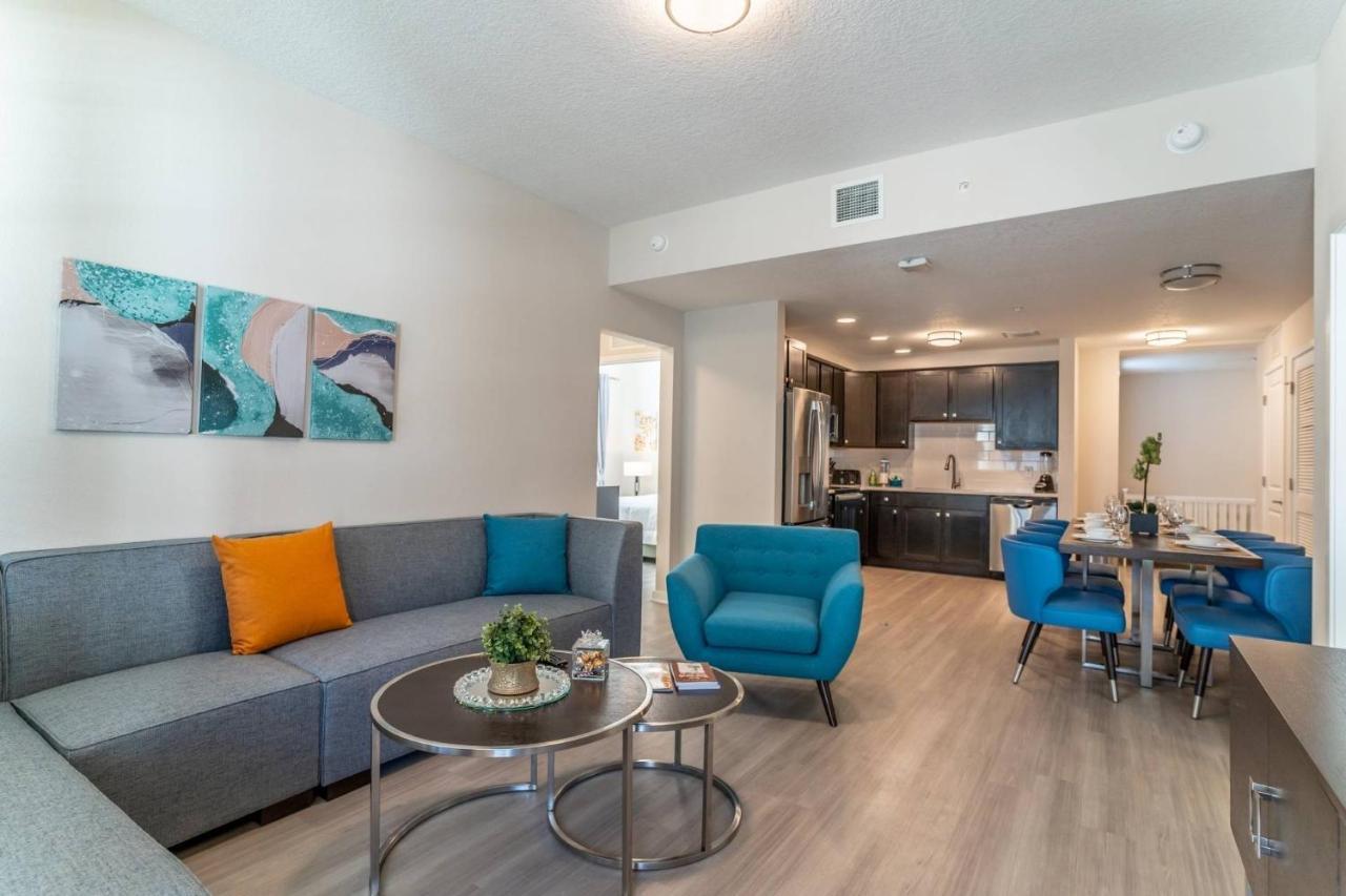 4013 Vista Cay 2 *