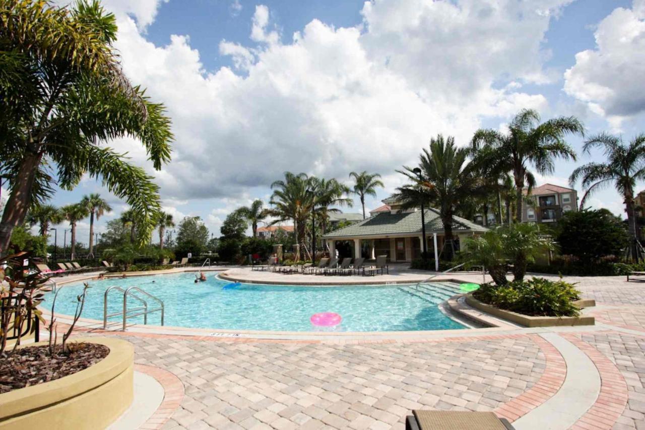 4013 Vista Cay 2 *