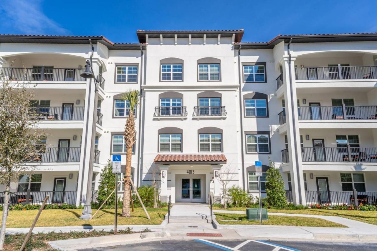 4013 Vista Cay 2 *