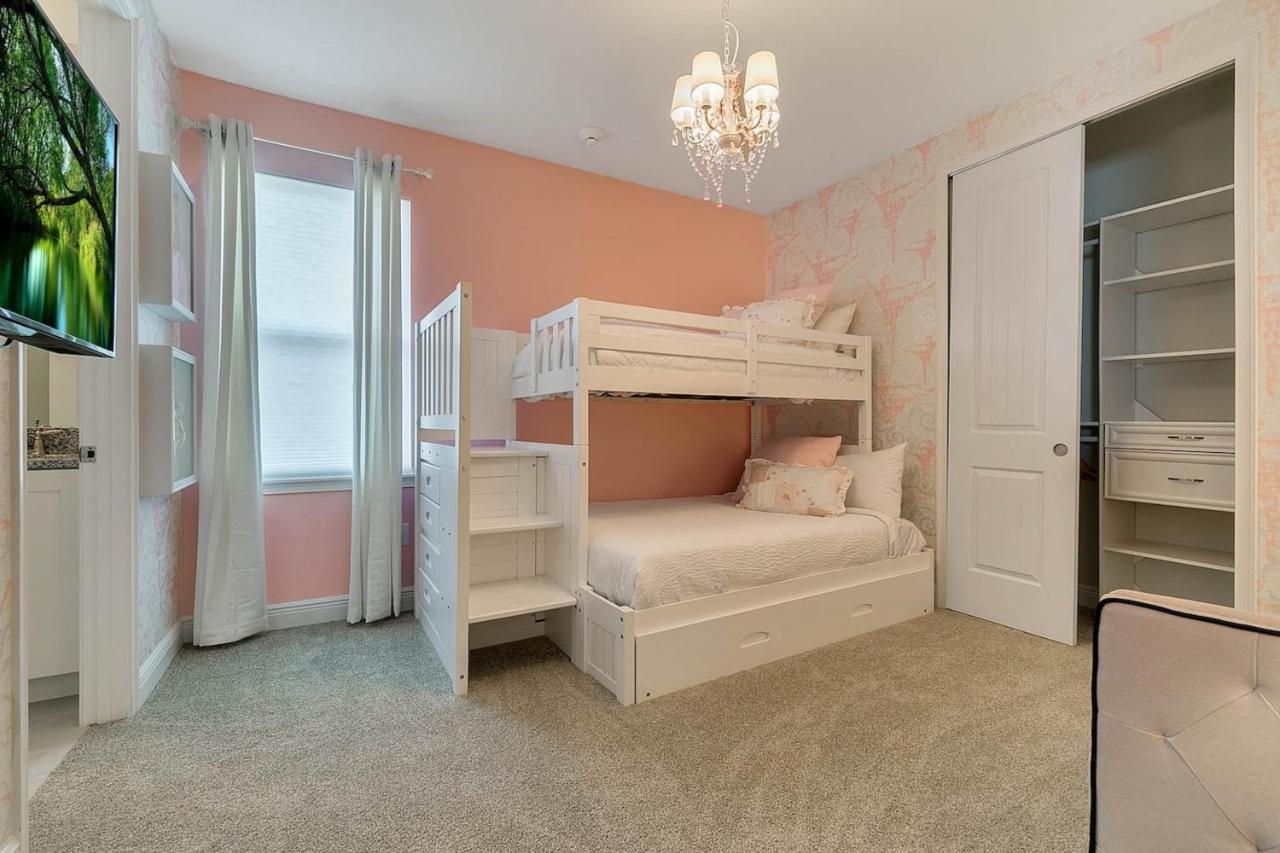 Stunning House With Pool, Gazebo And Movie Theater At Encore 7644