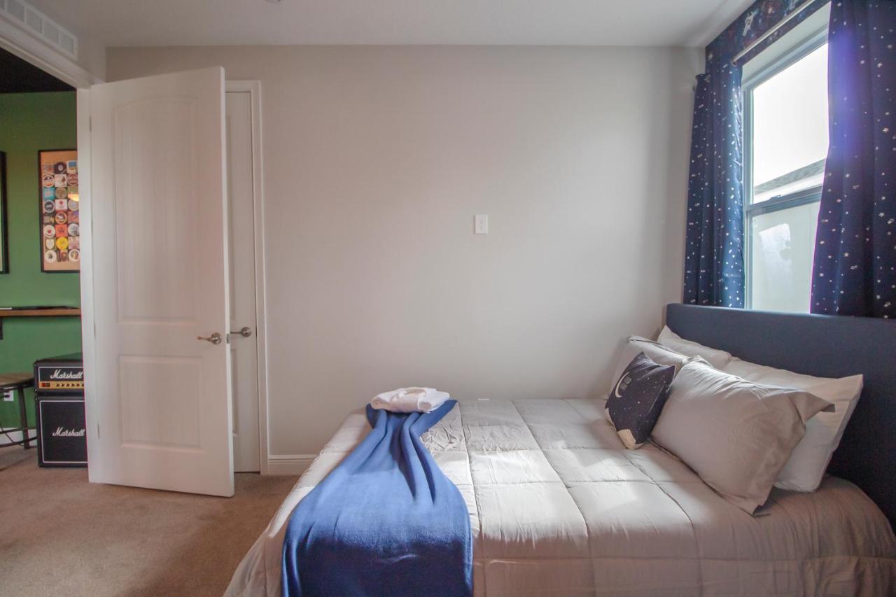 Holiday home Encore 6 Bedroom Vacation With Pool *