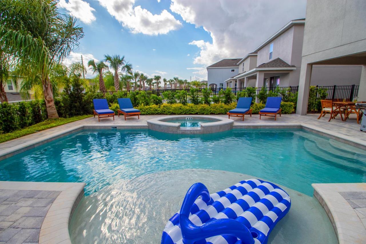 Holiday home Encore 6 Bedroom Vacation With Pool