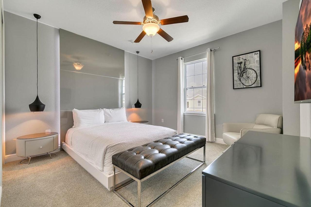 Stunning House With Pool, Gazebo And Movie Theater At Encore 7644 Holiday home *