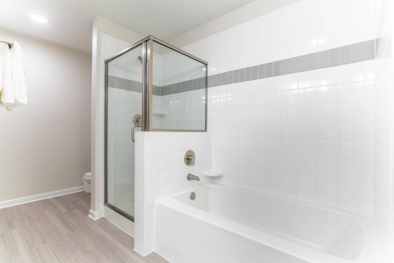 4013 Vista Cay 2