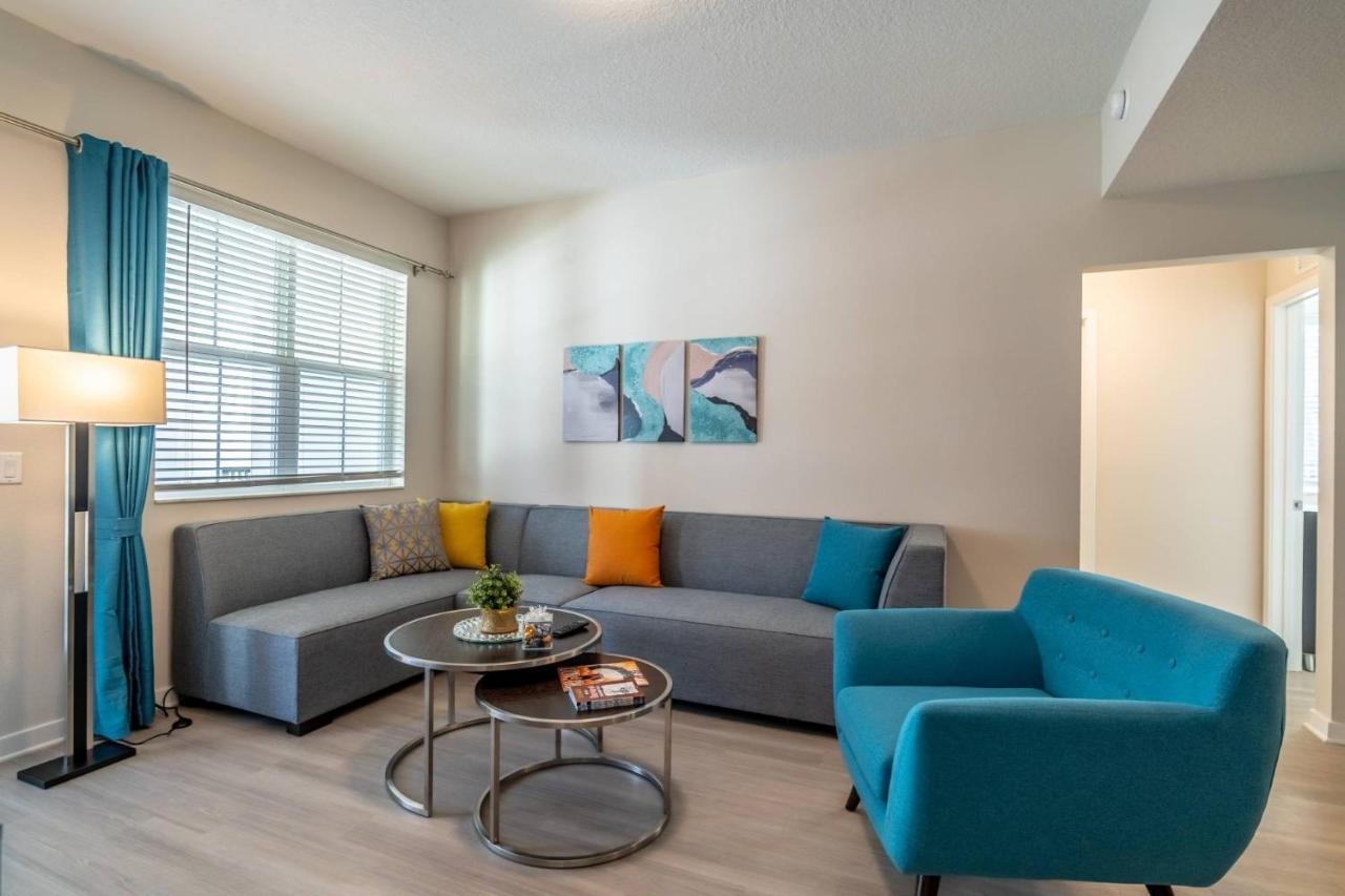 4013 Vista Cay 2