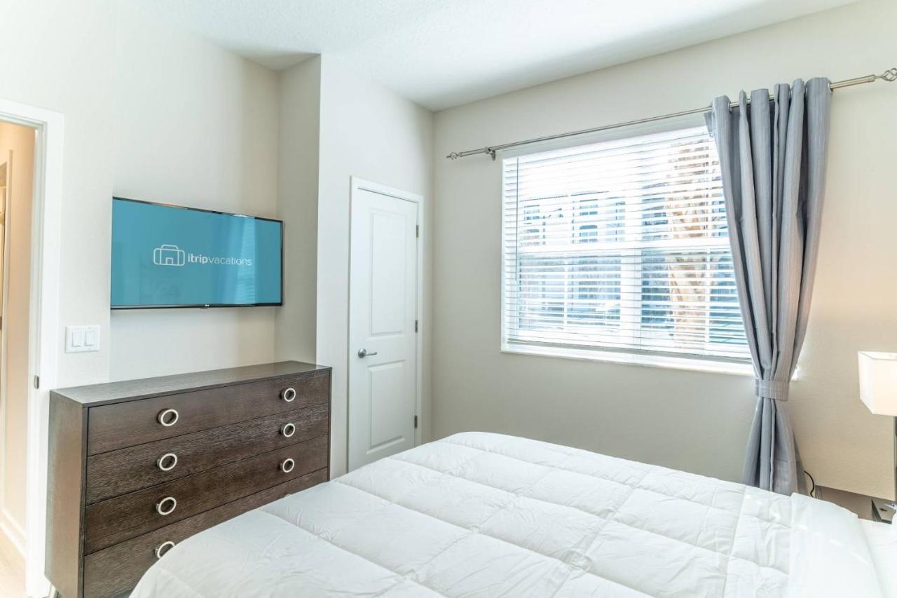 4013 Vista Cay 2 *