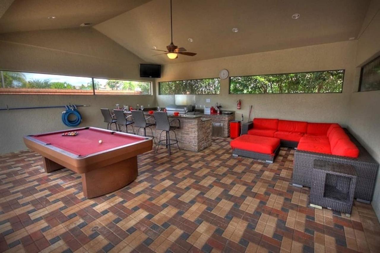Mickey's Getaway: Luxe 7br Retreat With Pool & Theater Near