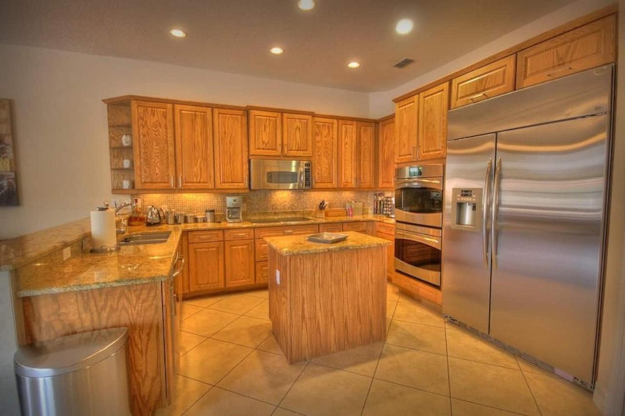 Holiday home Mickey's Getaway: Luxe 7br Retreat With Pool & Theater Near Orlando