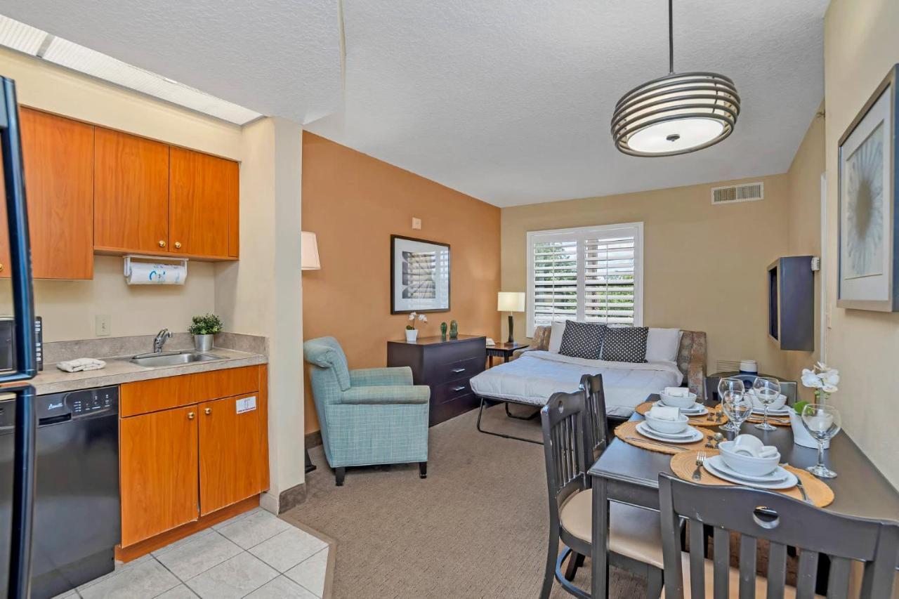 One Bedroom With Two Queen Beds - Near Disney - Pool And Hot Tub! * Orlando