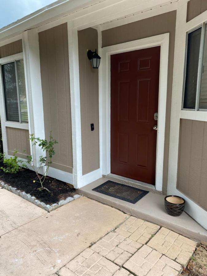 Spacious Home, Close To Attractions, Sleeps 4 Holiday home Orlando