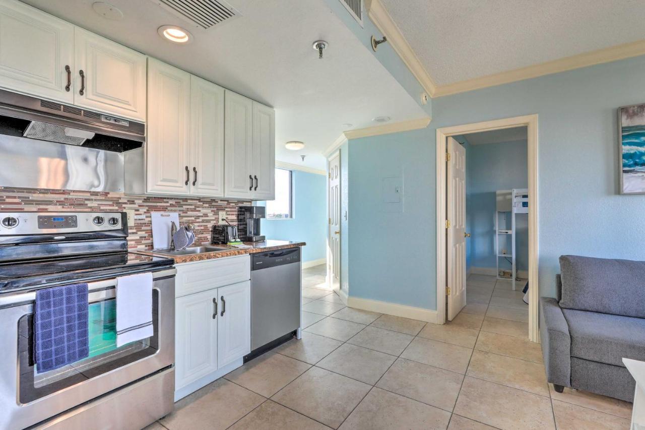 With Balcony 1 3 Miles To Universal! Apartment