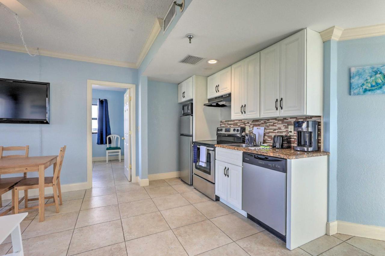 With Balcony 1 3 Miles To Universal! Apartment