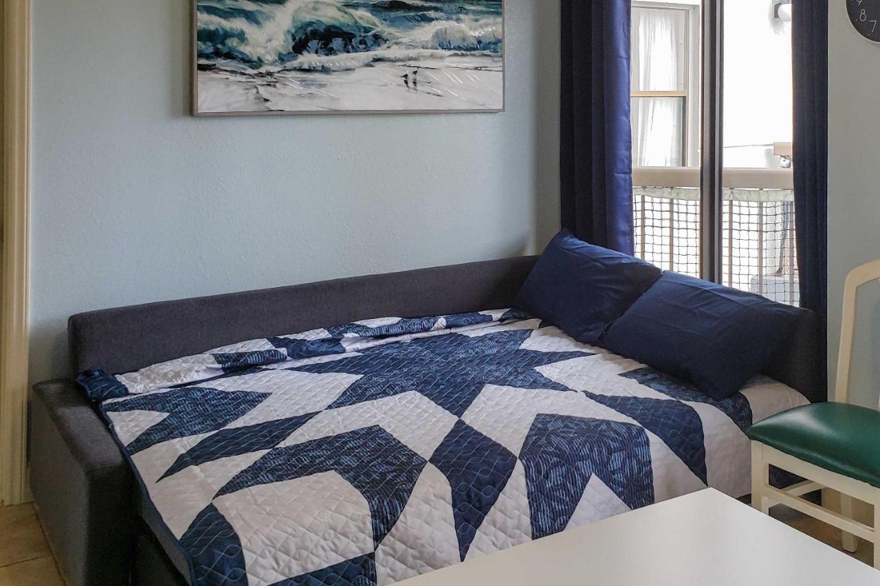 With Balcony 1 3 Miles To Universal! Apartment Orlando