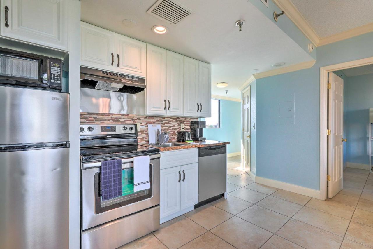 With Balcony 1 3 Miles To Universal! Apartment