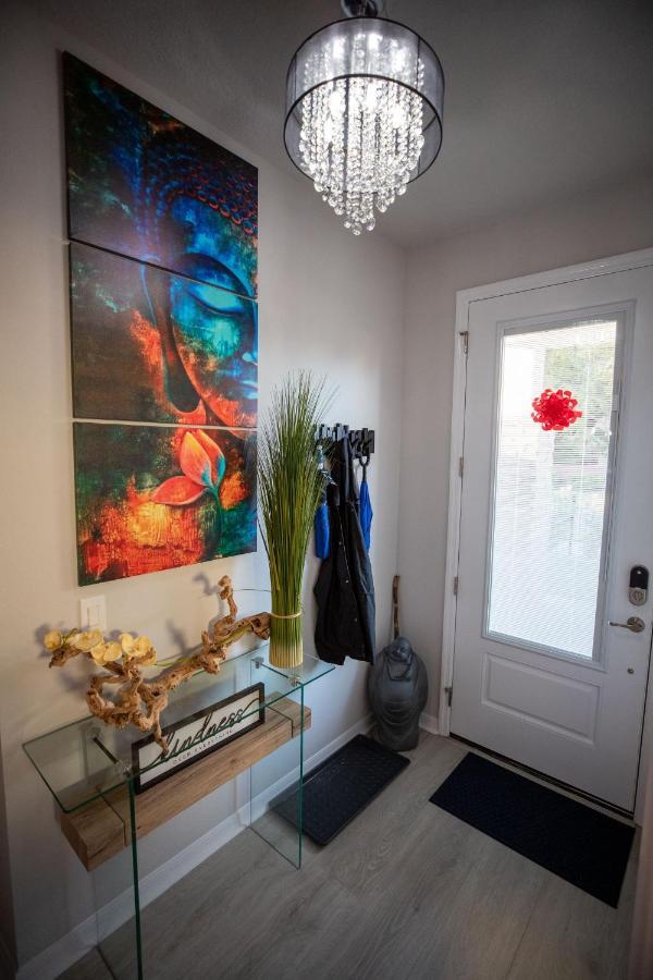 Brand New Modern Pet Friendly Zen With Private Theater & Hot Tub! *