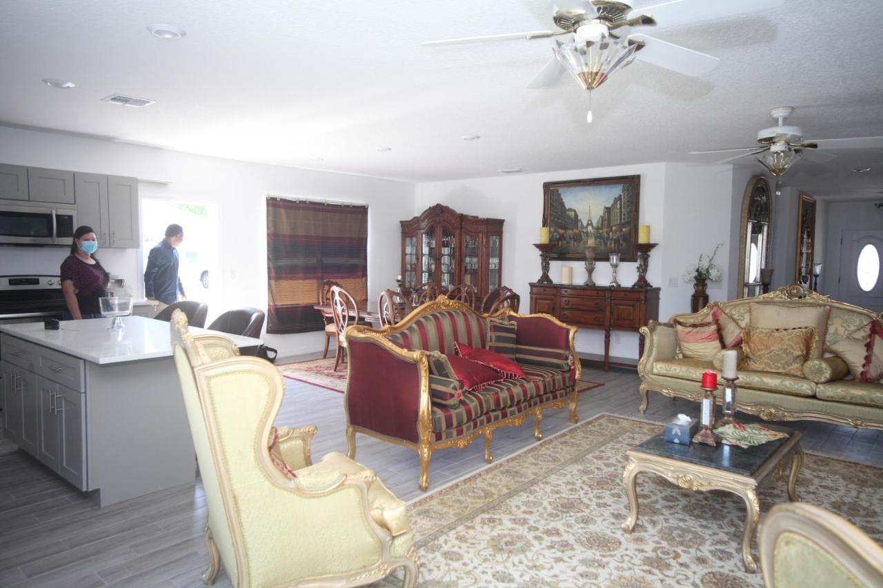A Beautiful Queen Bedroom Orlando