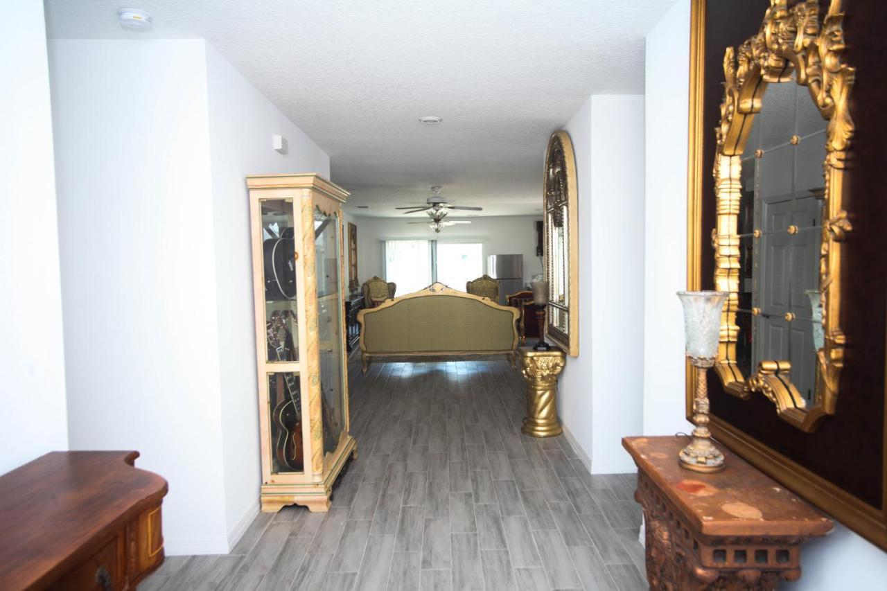 Guest house A Beautiful Queen Bedroom *