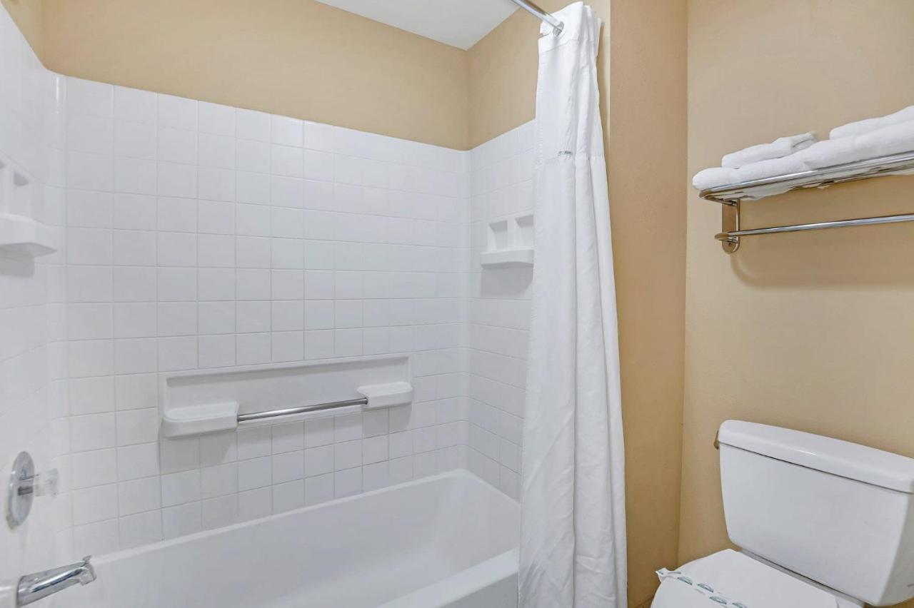 Apartment 1br 2 Queens Hotel-apt With Pool, Hot Tub & Arcade, Near & Universal!