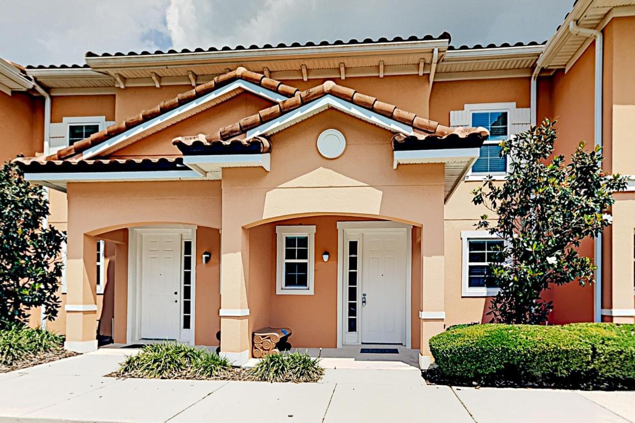 Regal Oaks Townhomes 2702 *