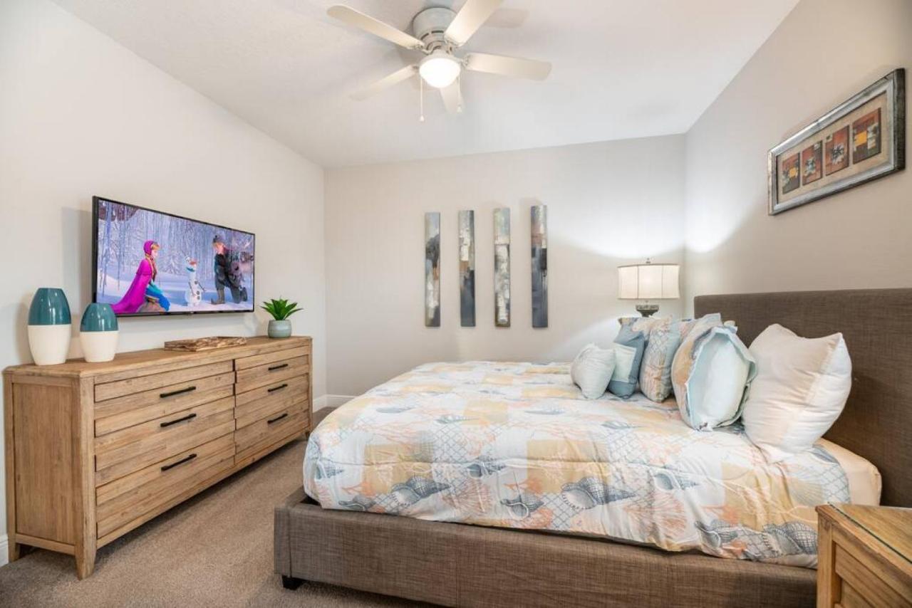 Holiday home Spacious 8 Bdr Family With Arcades And Free Pool Heat