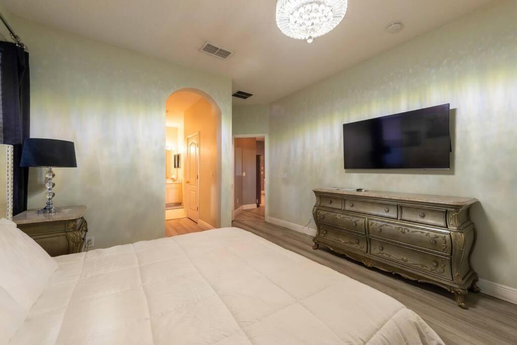 Apopka-3bd/2baths Entire Residential Home! Orlando