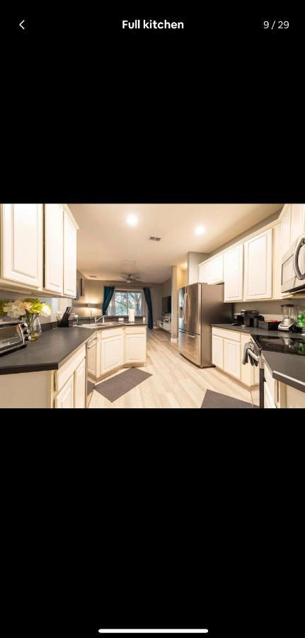 Apopka-3bd/2baths Entire Residential Home! Holiday home