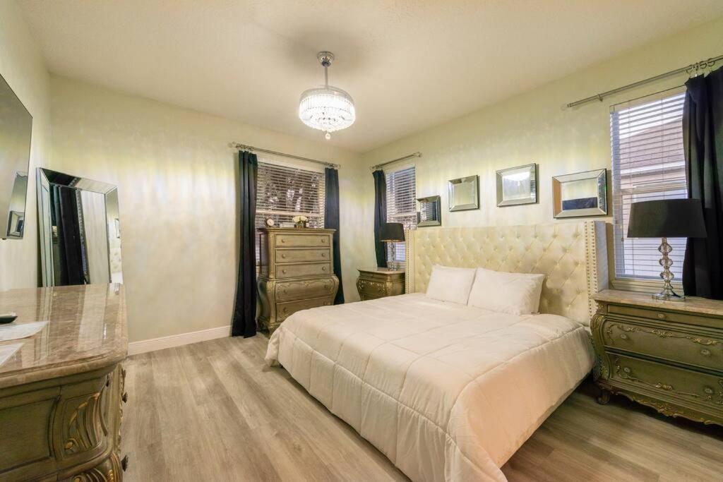 Apopka-3bd/2baths Entire Residential Home! *
