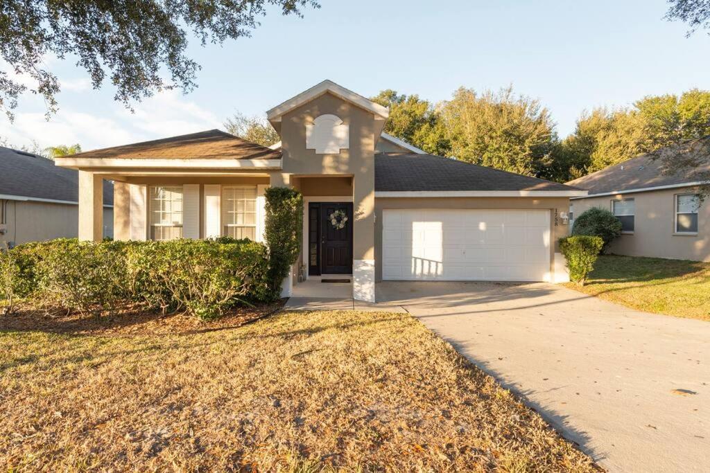 Apopka-3bd/2baths Entire Residential Home! Holiday home