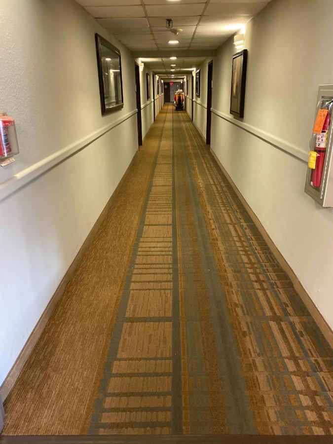 Modern On I-drive: Parking + Pool Included * Orlando