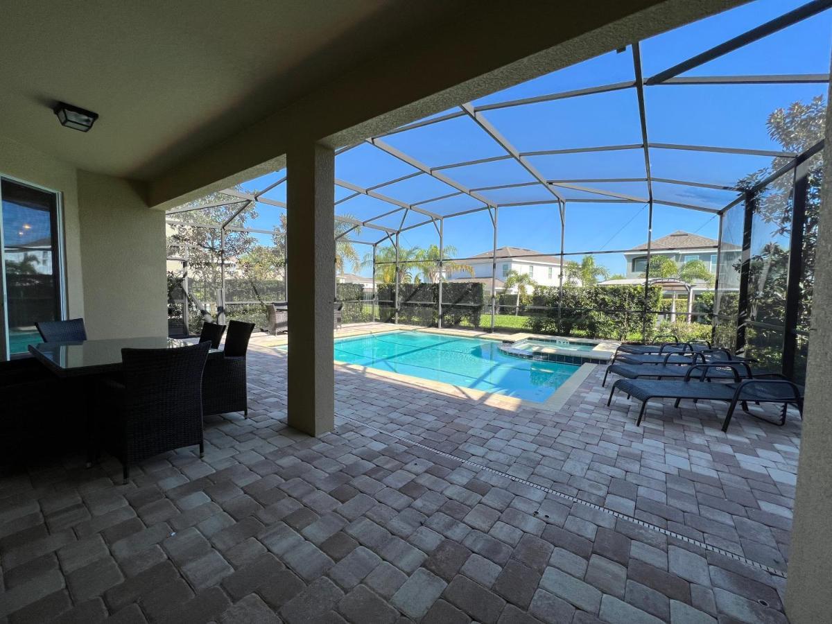 Holiday home Encore 6 Bedroom Vacation With Pool 2300