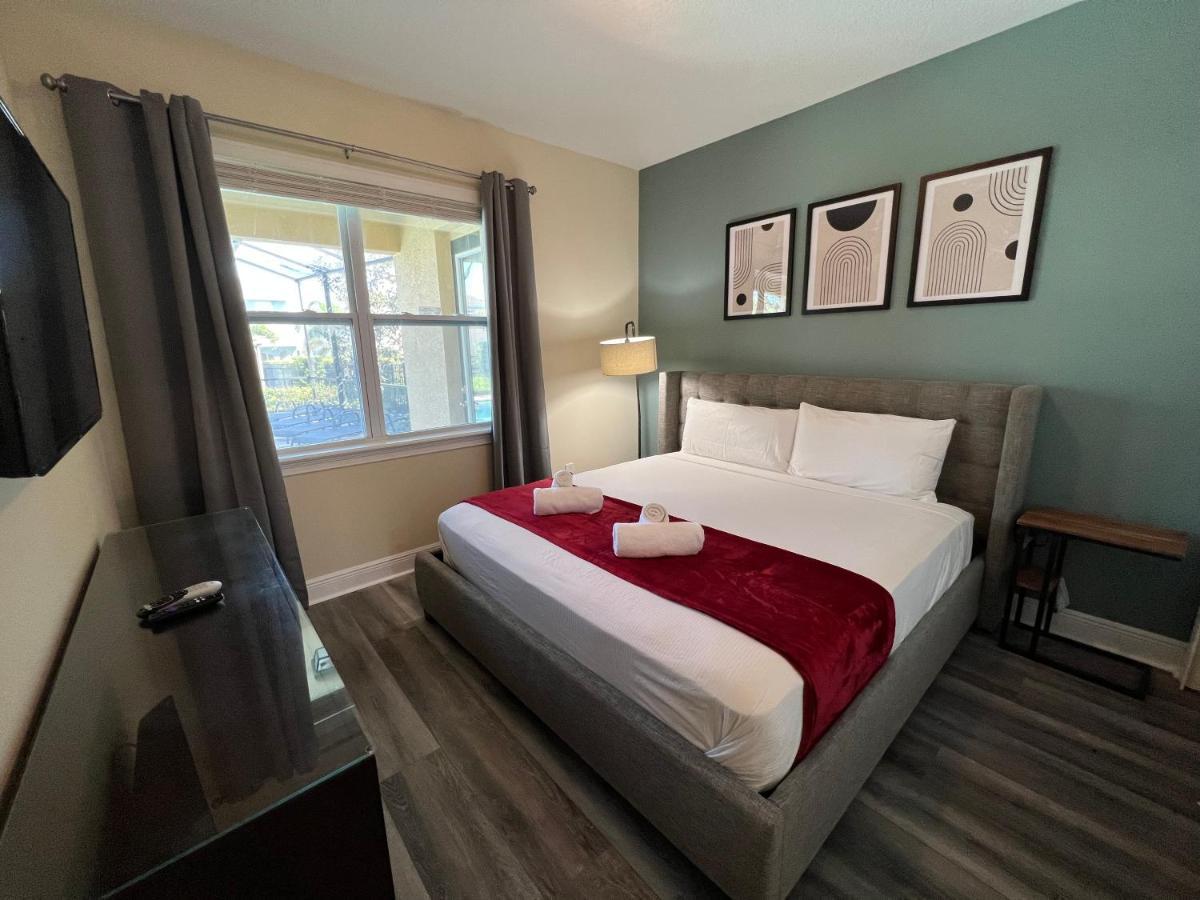 Holiday home Encore 6 Bedroom Vacation With Pool 2300