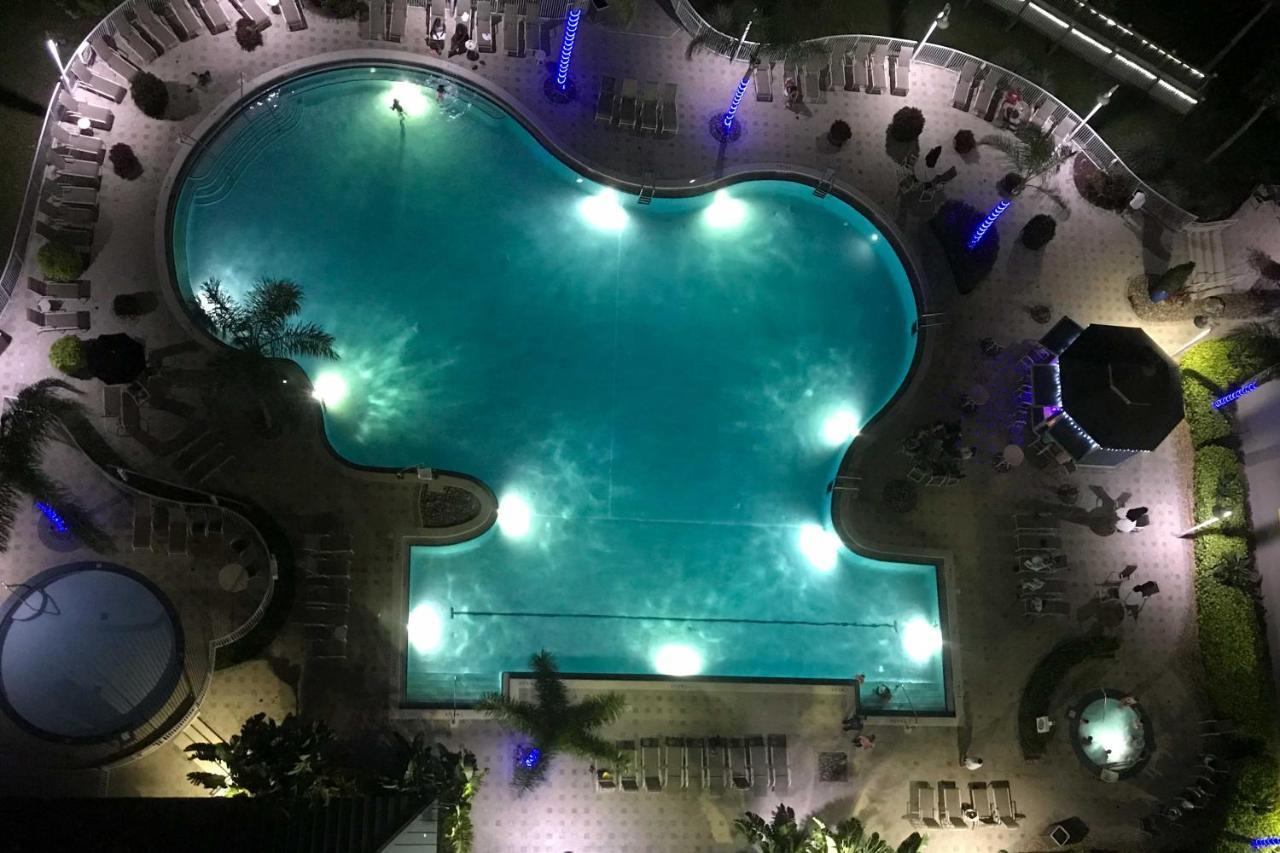 With Pools, 2 Mi To Disney! Apartment