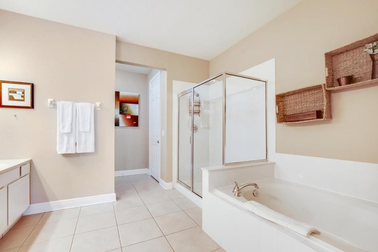 Apartment Spectacular Lakeview Condo, Near Wdw & Universal Orlando