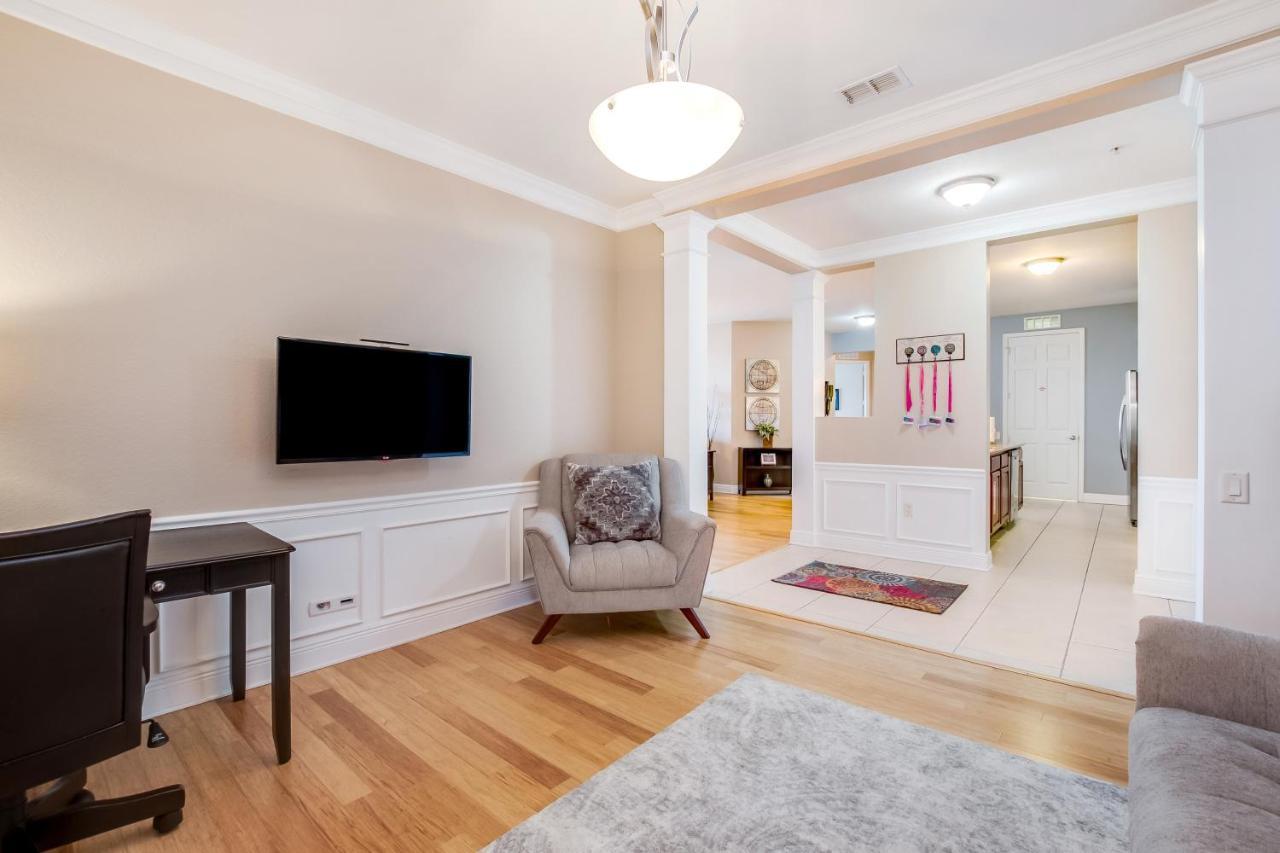 Spectacular Lakeview Condo, Near Wdw & Universal Apartment *