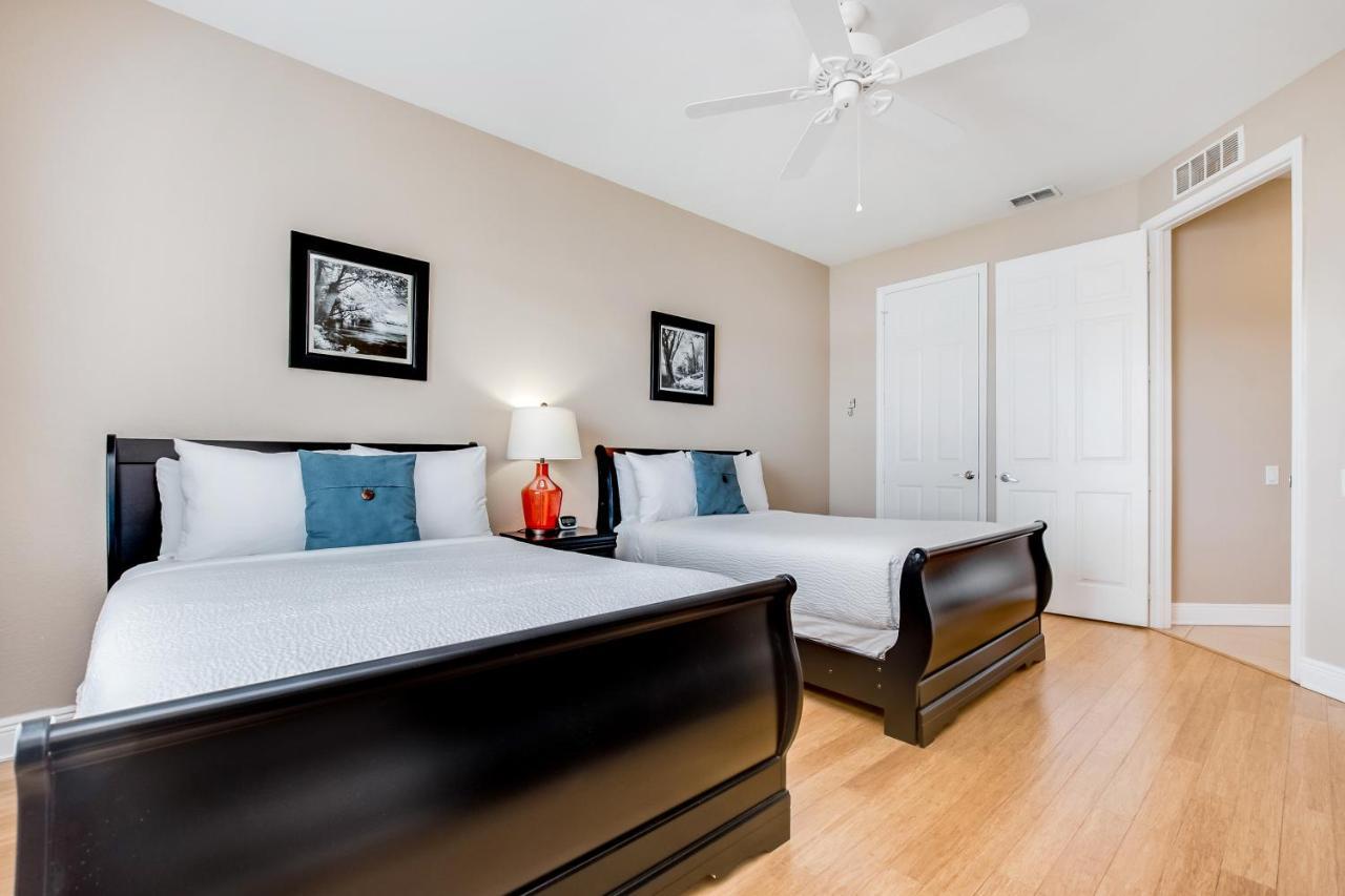 Apartment Spectacular Lakeview Condo, Near Wdw & Universal