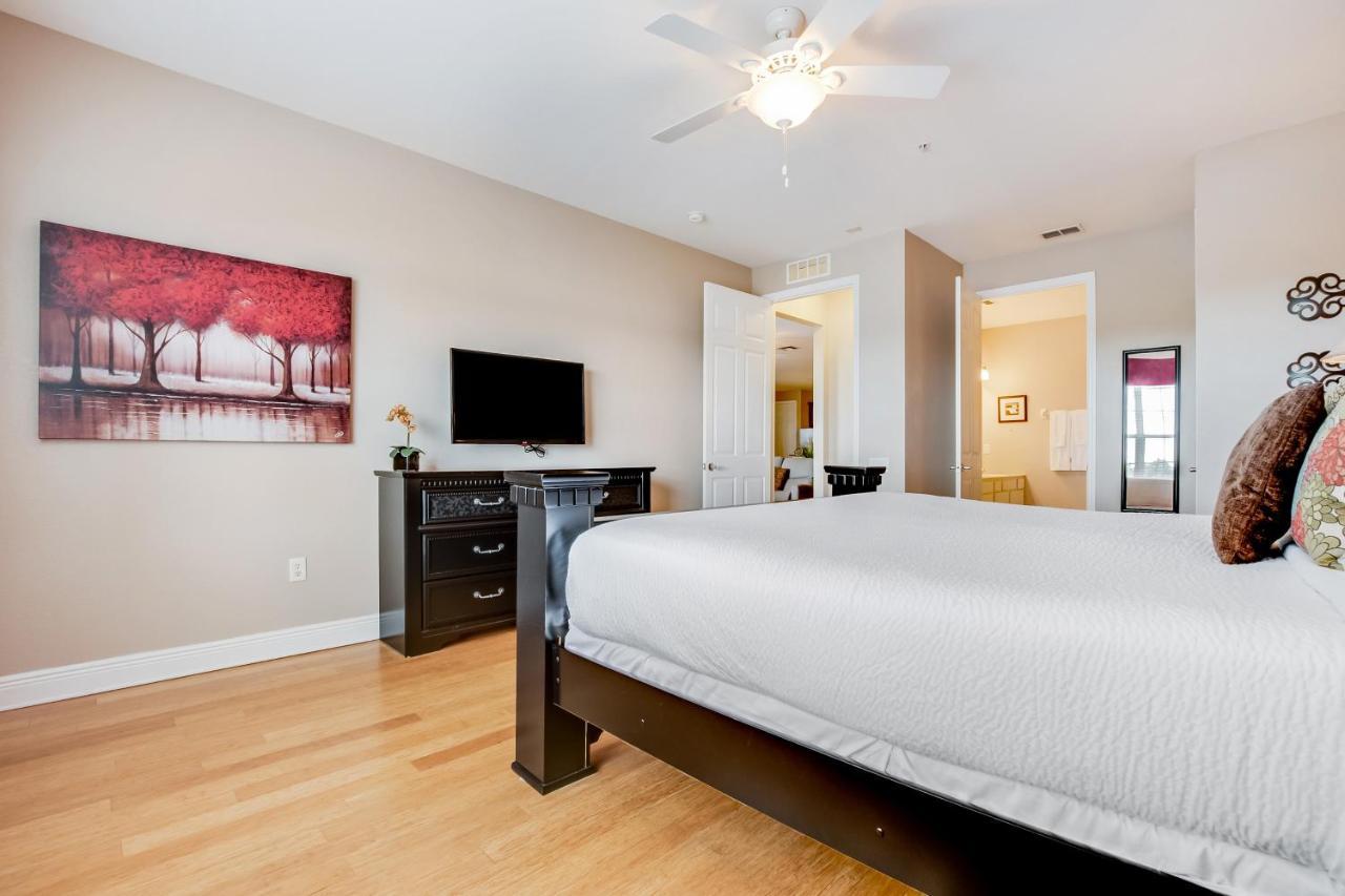 Spectacular Lakeview Condo, Near Wdw & Universal * Orlando
