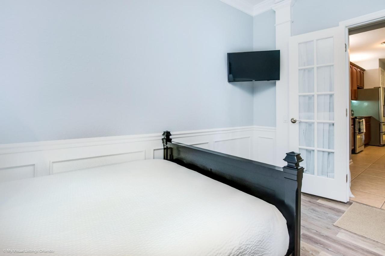 Apartment Beautiful W Private Balcony Near Universal