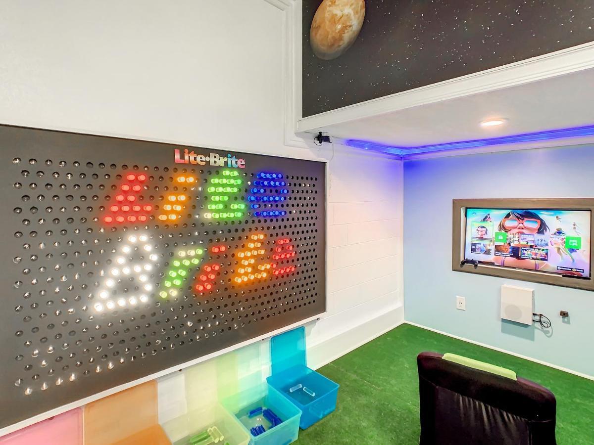 Holiday home 7 Bdr Family Themed With Mario Games And Free Pool Heat