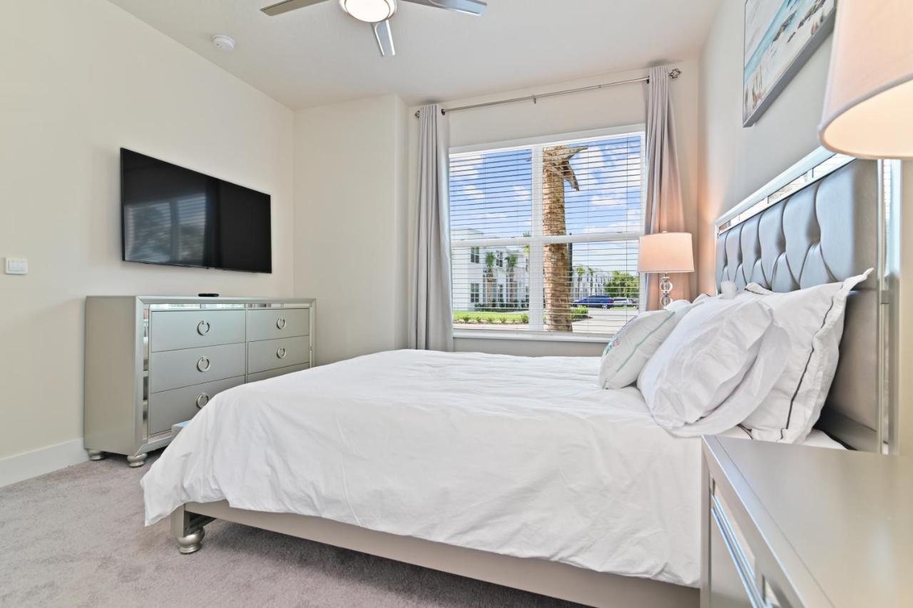 New Spacious & Tranquil Townhouse Near - 4br, 3fb, And Pool Holiday home Orlando