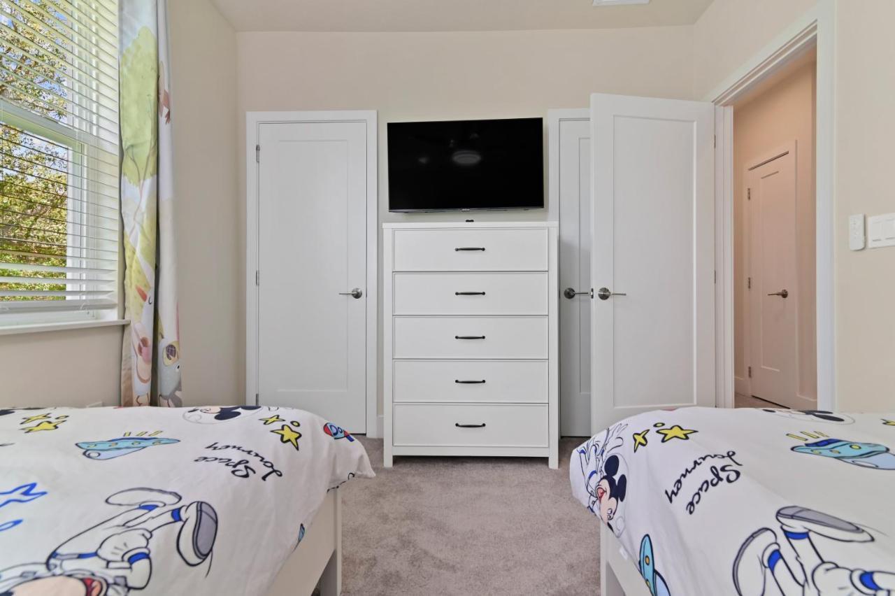New Spacious & Tranquil Townhouse Near - 4br, 3fb, And Pool Holiday home *